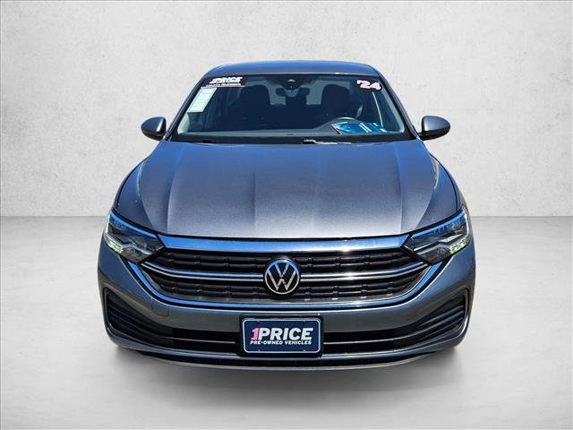 Used 2024 Volkswagen Jetta SE FWD video 2