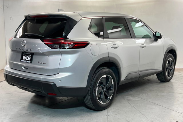 Used 2024 Nissan Rogue SV image 5