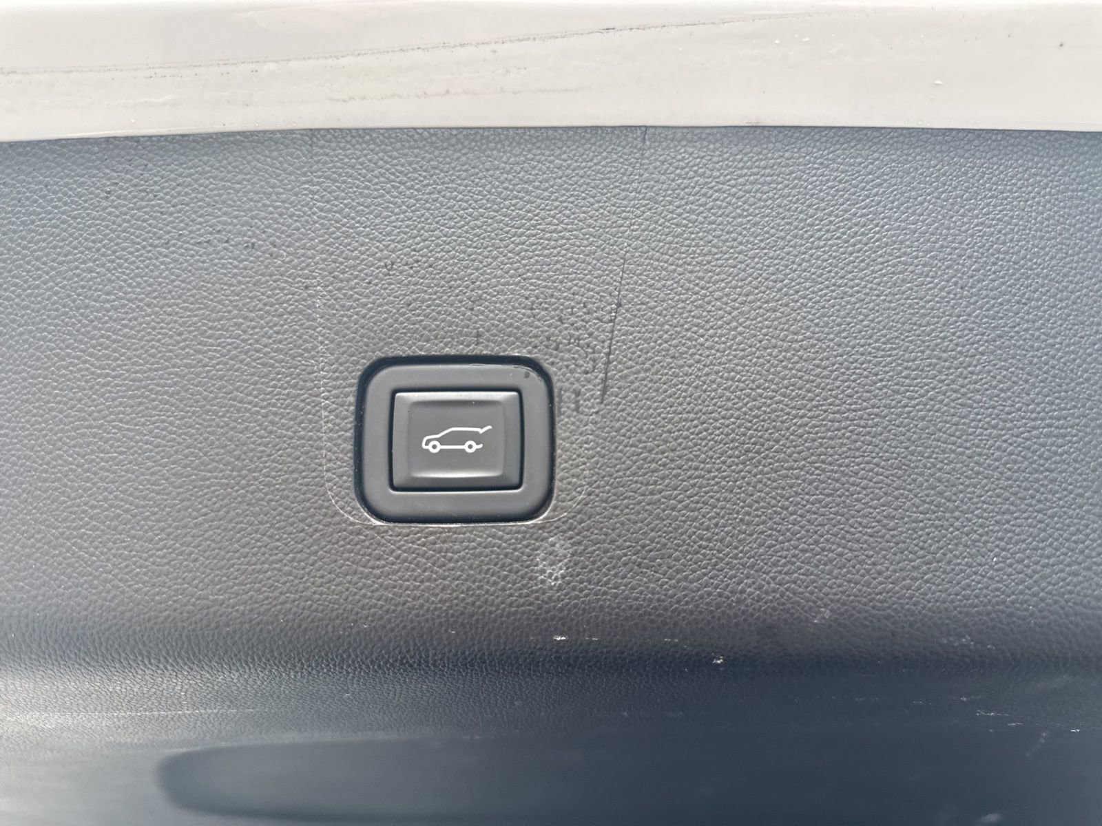 Used 2023 Chevrolet Traverse RS image 15