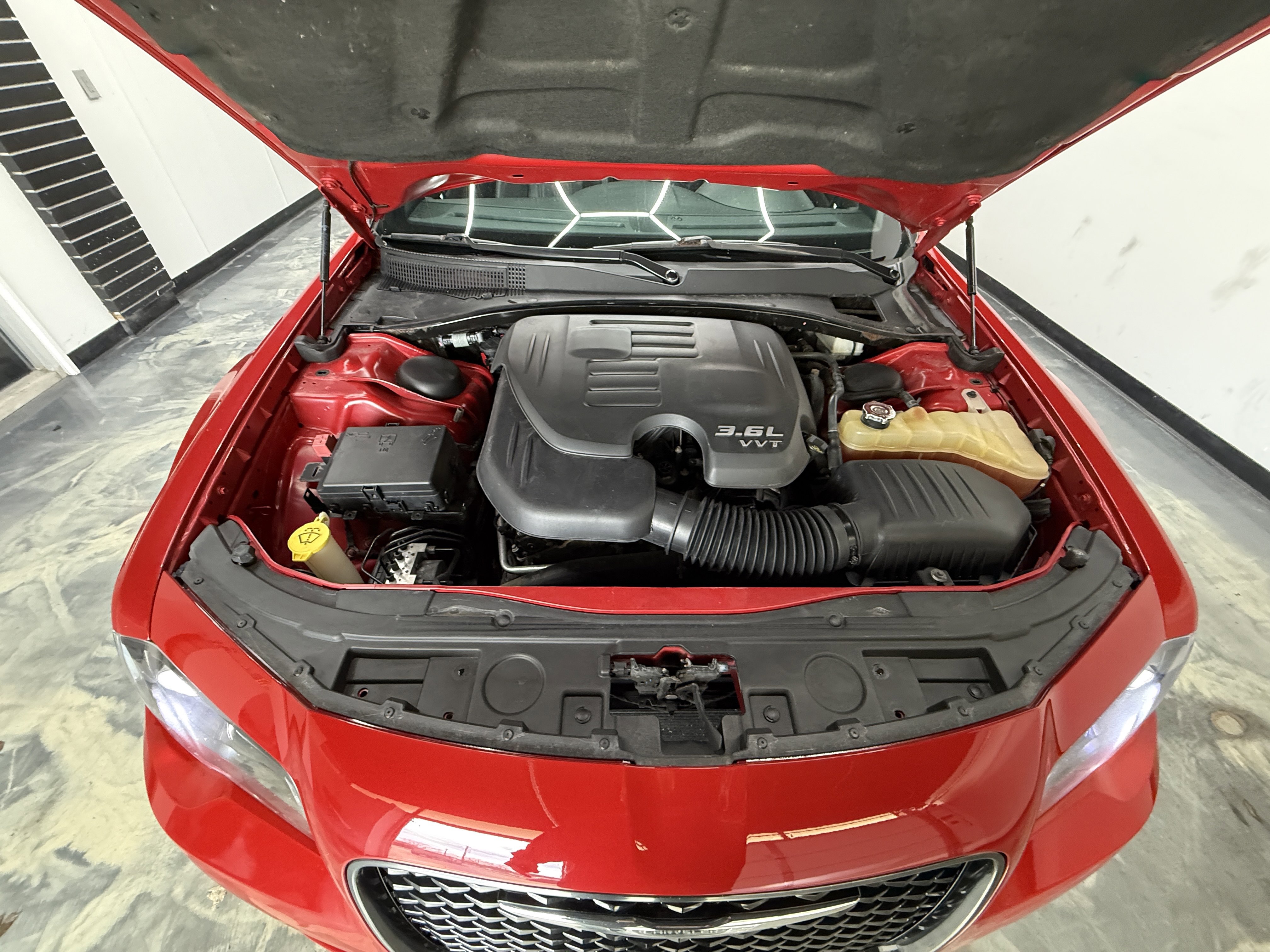 Used 2016 Chrysler 300 S image 28