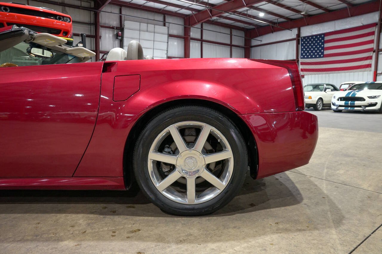 Used 2005 Cadillac XLR RWD image 5