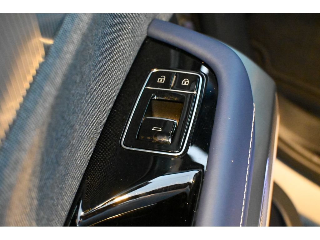 New 2026 Cadillac Vistiq Premium Luxury AWD/4WD image 12
