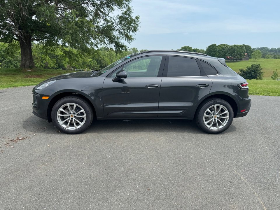 New 2025 Porsche Macan image 2