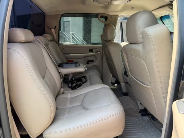 Used 2004 GMC Sierra 3500 SLT w/ Heavy-Duty Power Package AWD/4WD image 28