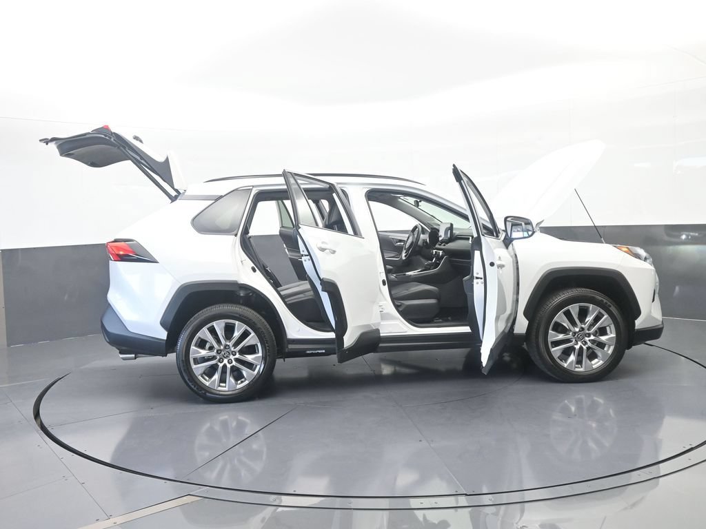 Used 2025 Toyota RAV4 XLE Premium FWD image 69