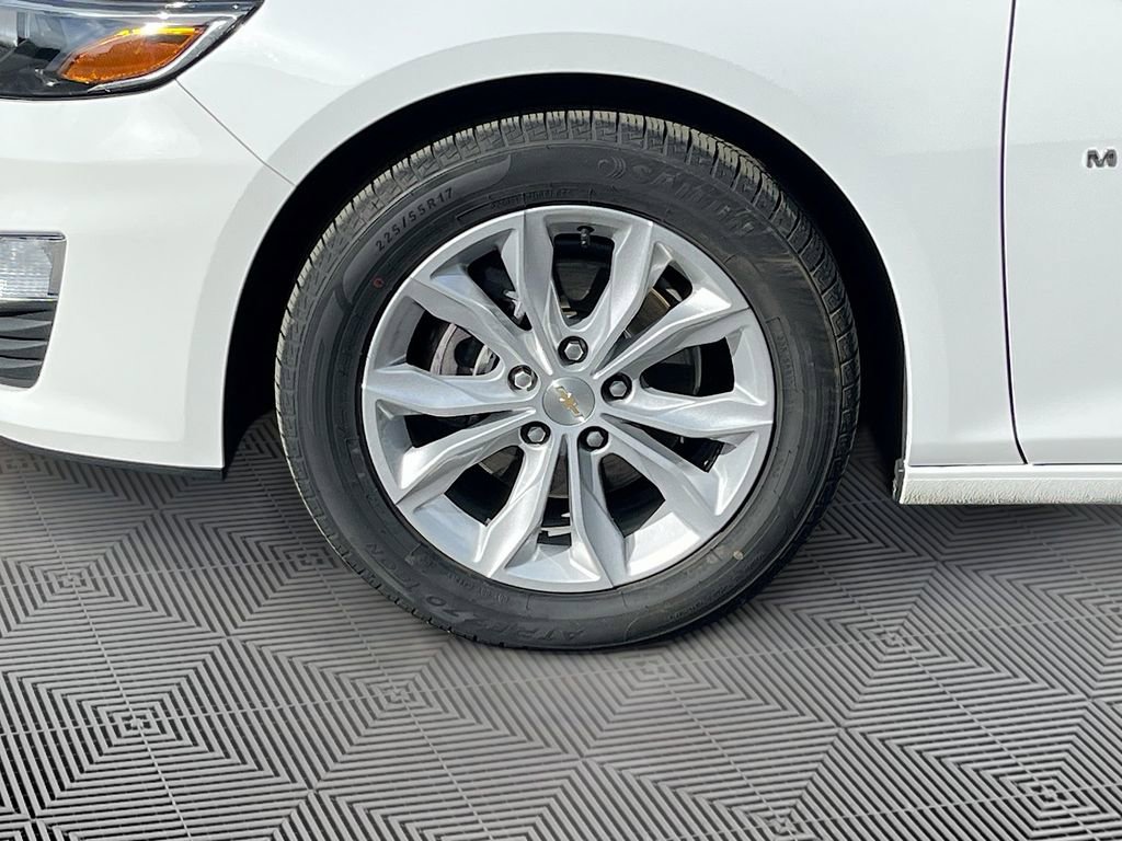 Used 2025 Chevrolet Malibu LT FWD image 11