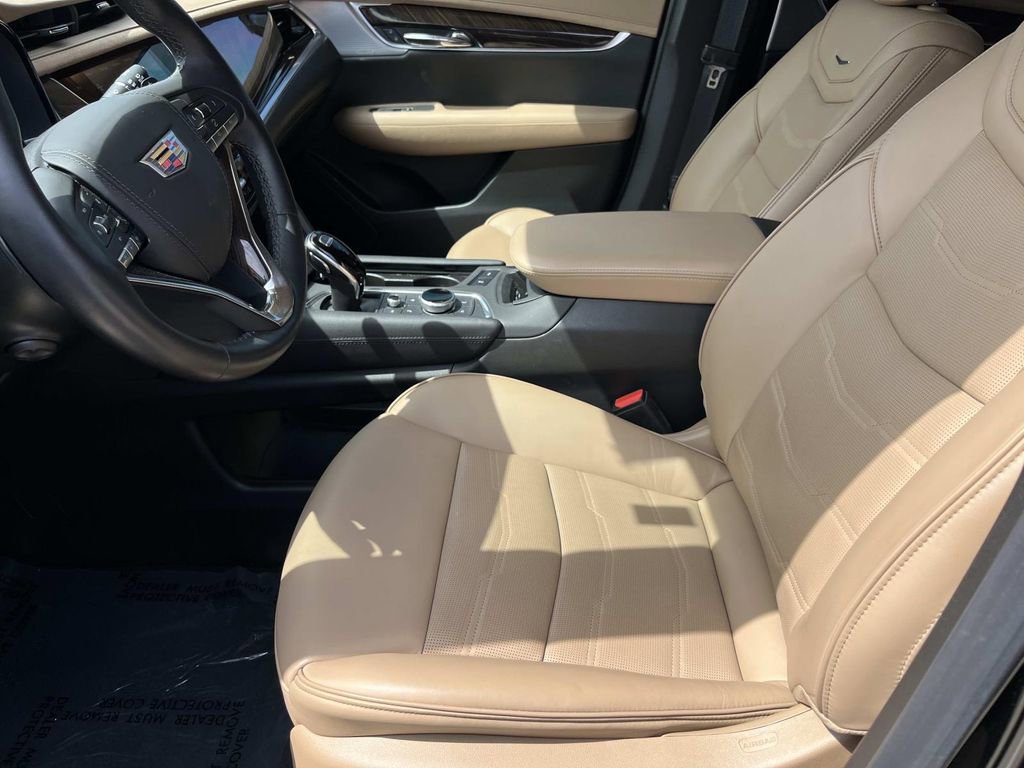 Certified 2025 Cadillac XT6 Premium Luxury w/ Platinum Package image 29