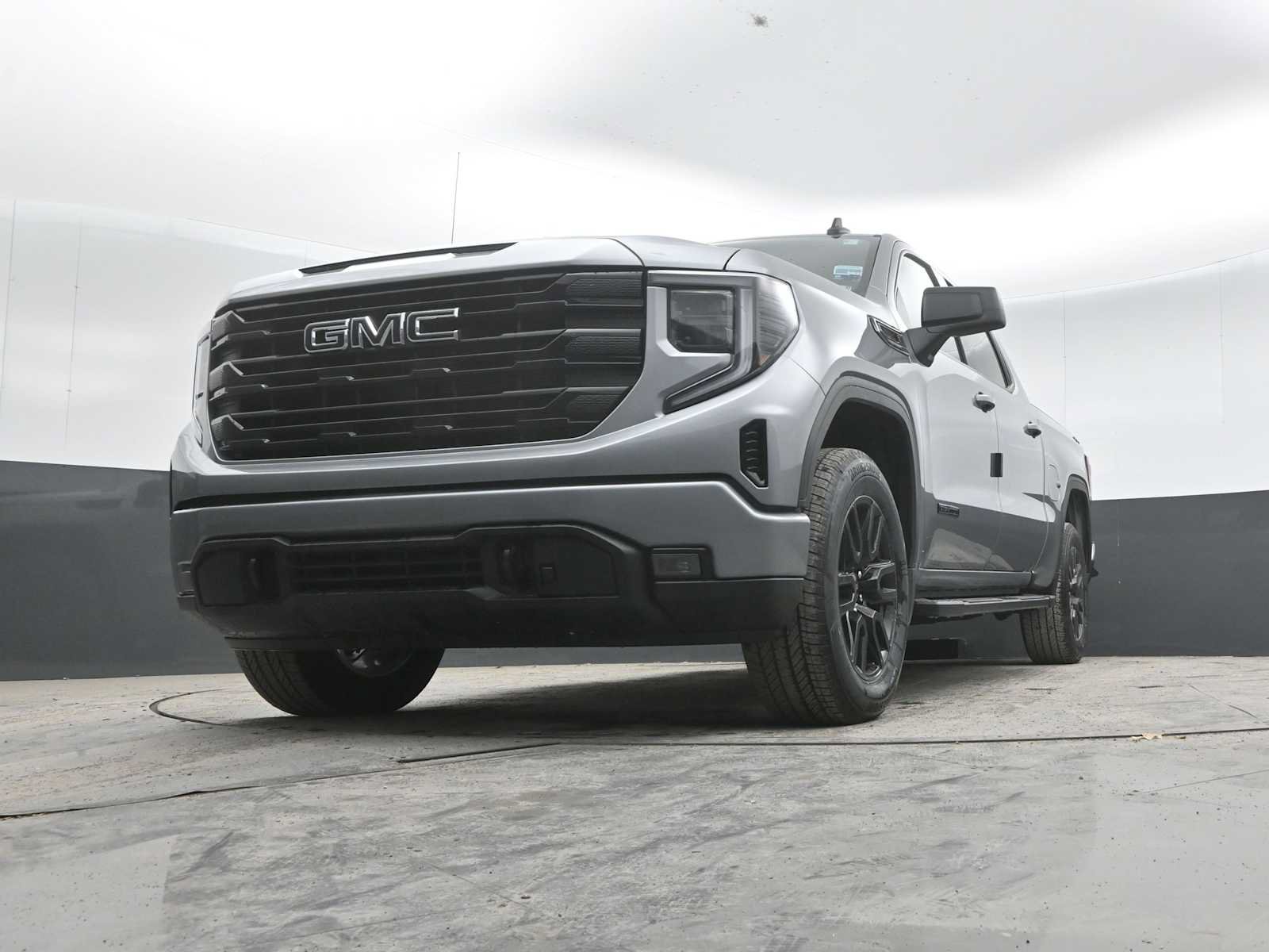 New 2026 GMC Sierra 1500 Elevation w/ LPO, Elevation Black Package AWD/4WD image 41