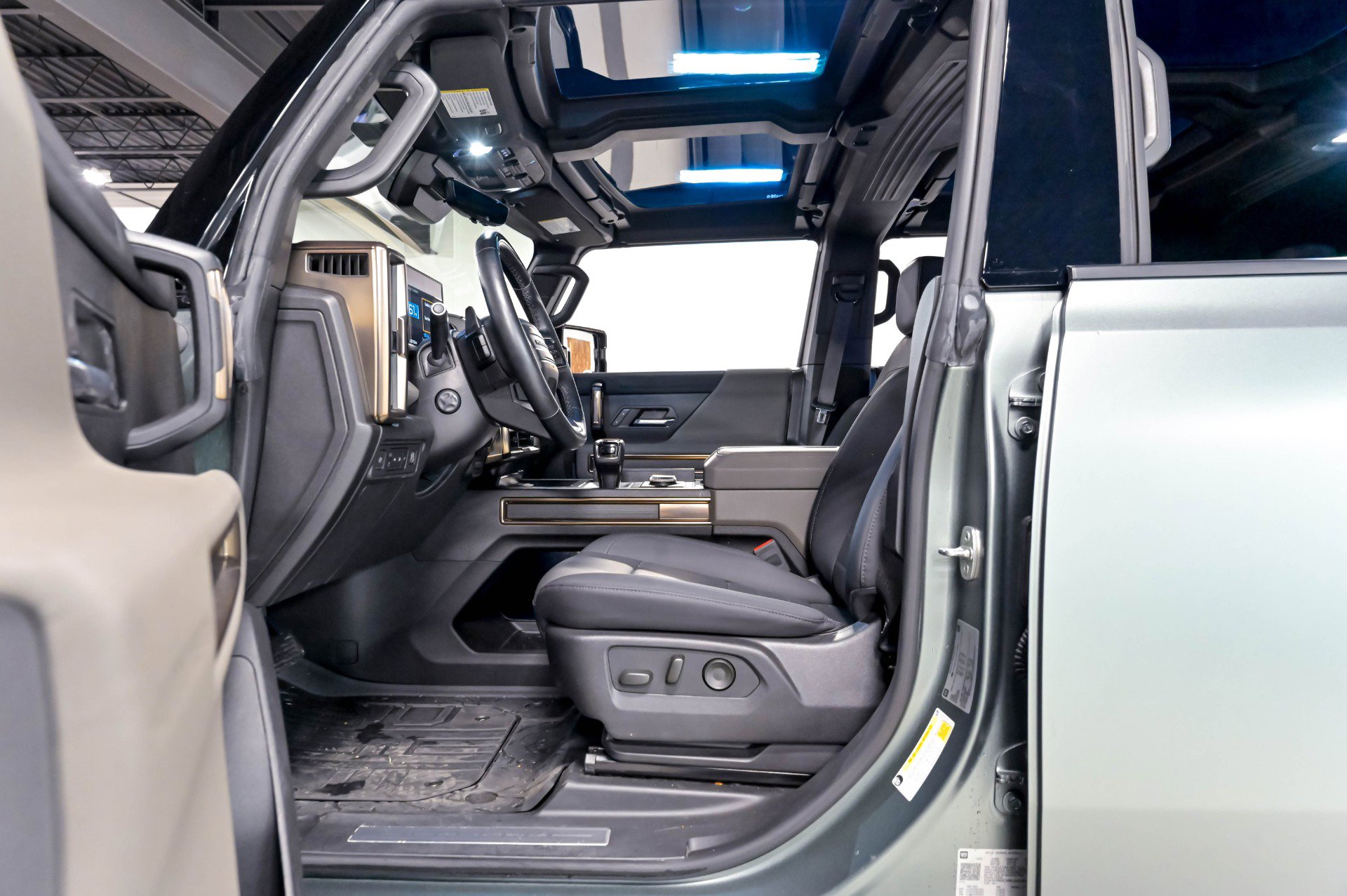 Used 2024 GMC Hummer EV 3X AWD/4WD image 6