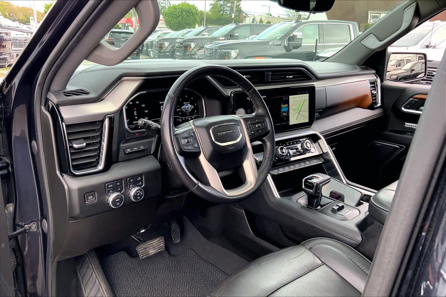 Used 2023 GMC Sierra 1500 Denali w/ Denali Reserve Package AWD/4WD image 16