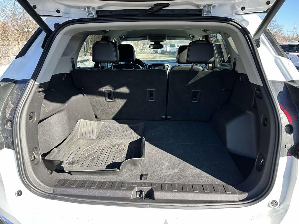 Used 2022 GMC Terrain SLT AWD/4WD image 7