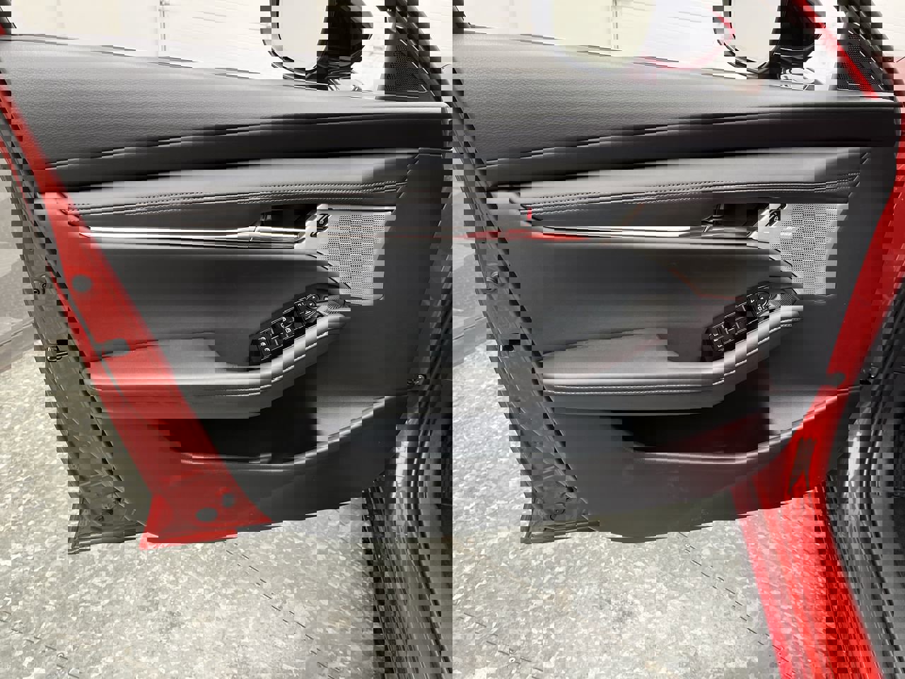 New 2025 MAZDA MAZDA3 Hatchback w/Premium Plus Pkg image 8