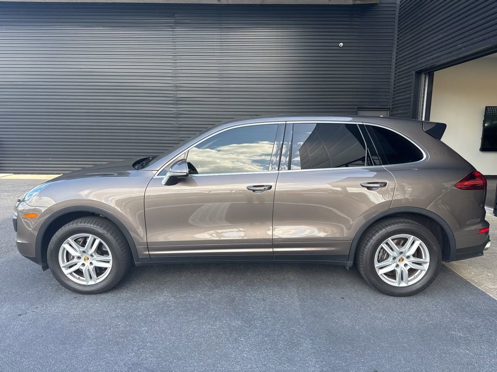 Used 2016 Porsche Cayenne image 2