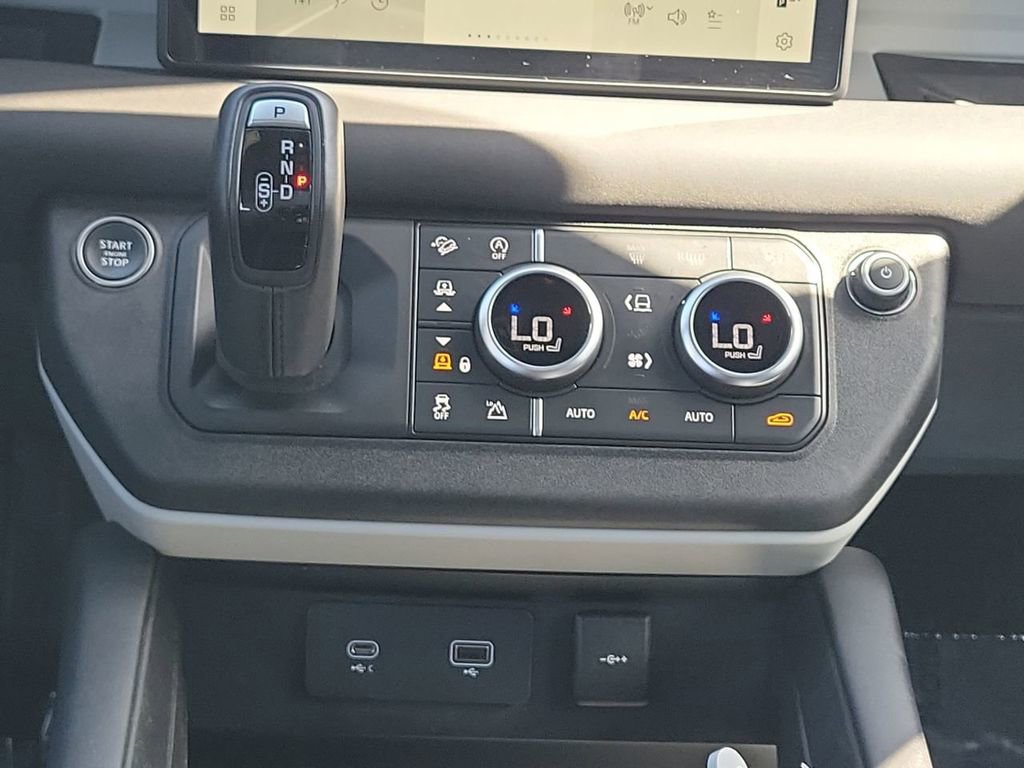 Certified 2024 Land Rover Defender 110 X-Dynamic SE image 19