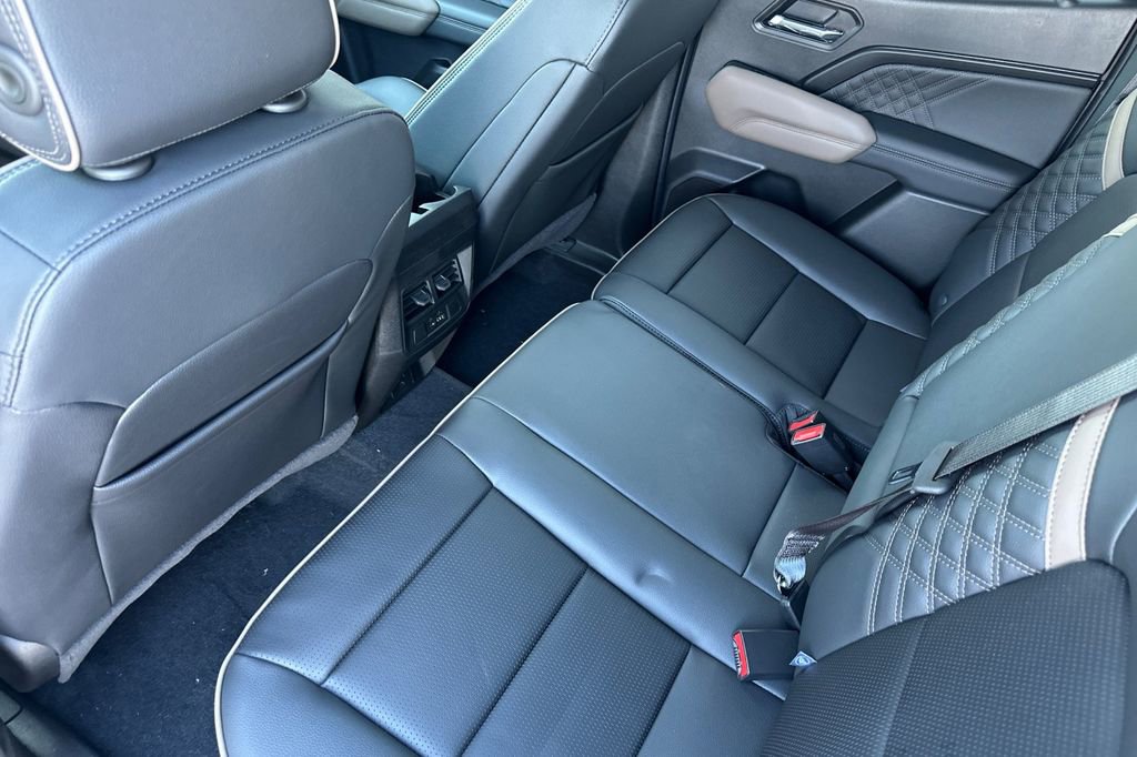 New 2026 GMC Canyon Denali AWD/4WD image 10