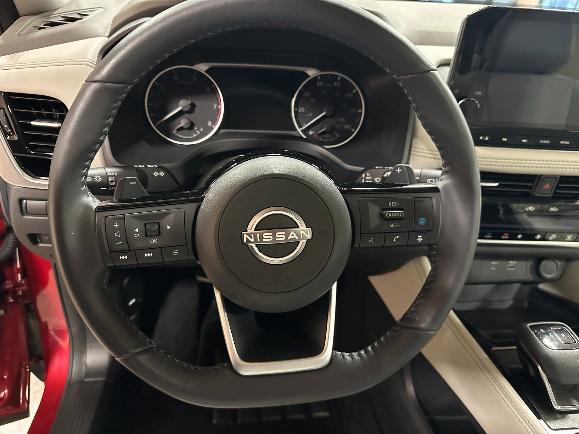 Used 2023 Nissan Rogue SL w/ SL Premium Package image 21