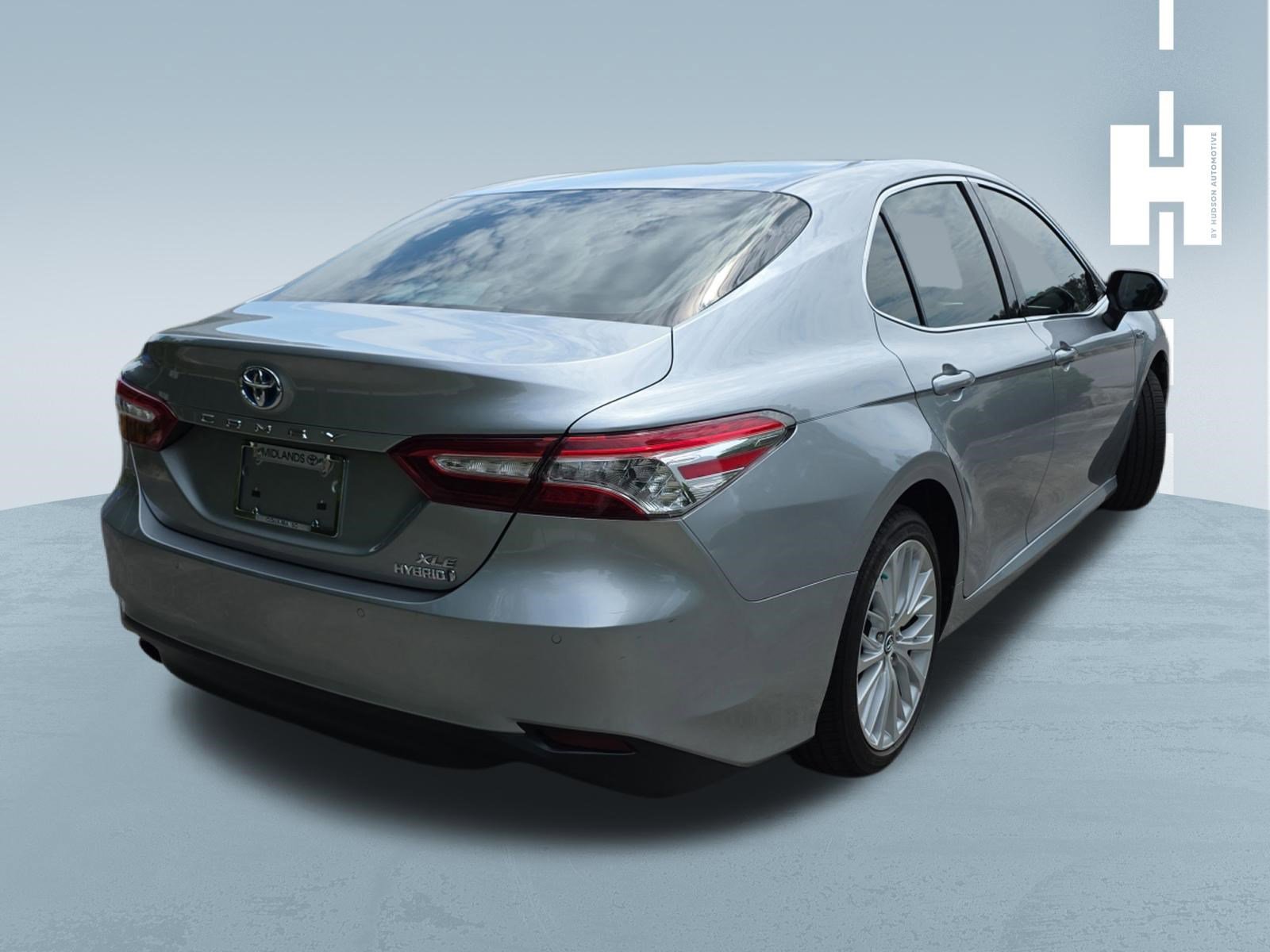Used 2018 Toyota Camry XLE FWD image 3