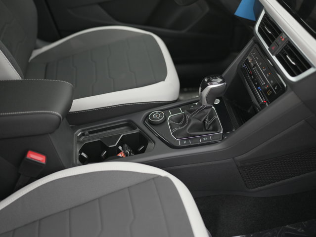 New 2025 Volkswagen Taos SE AWD/4WD image 18