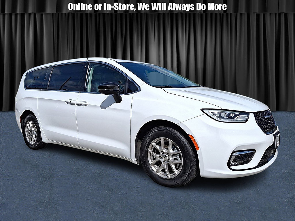 Used 2024 Chrysler Pacifica Touring-L FWD image 1
