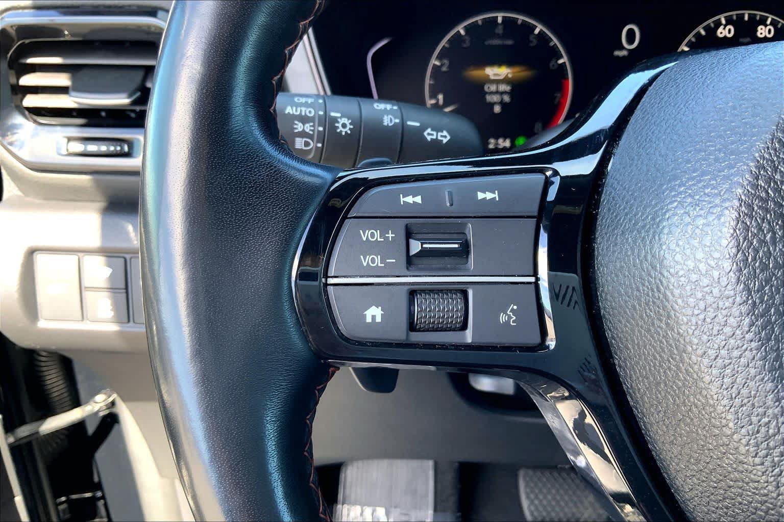Used 2025 Honda Pilot TrailSport image 21