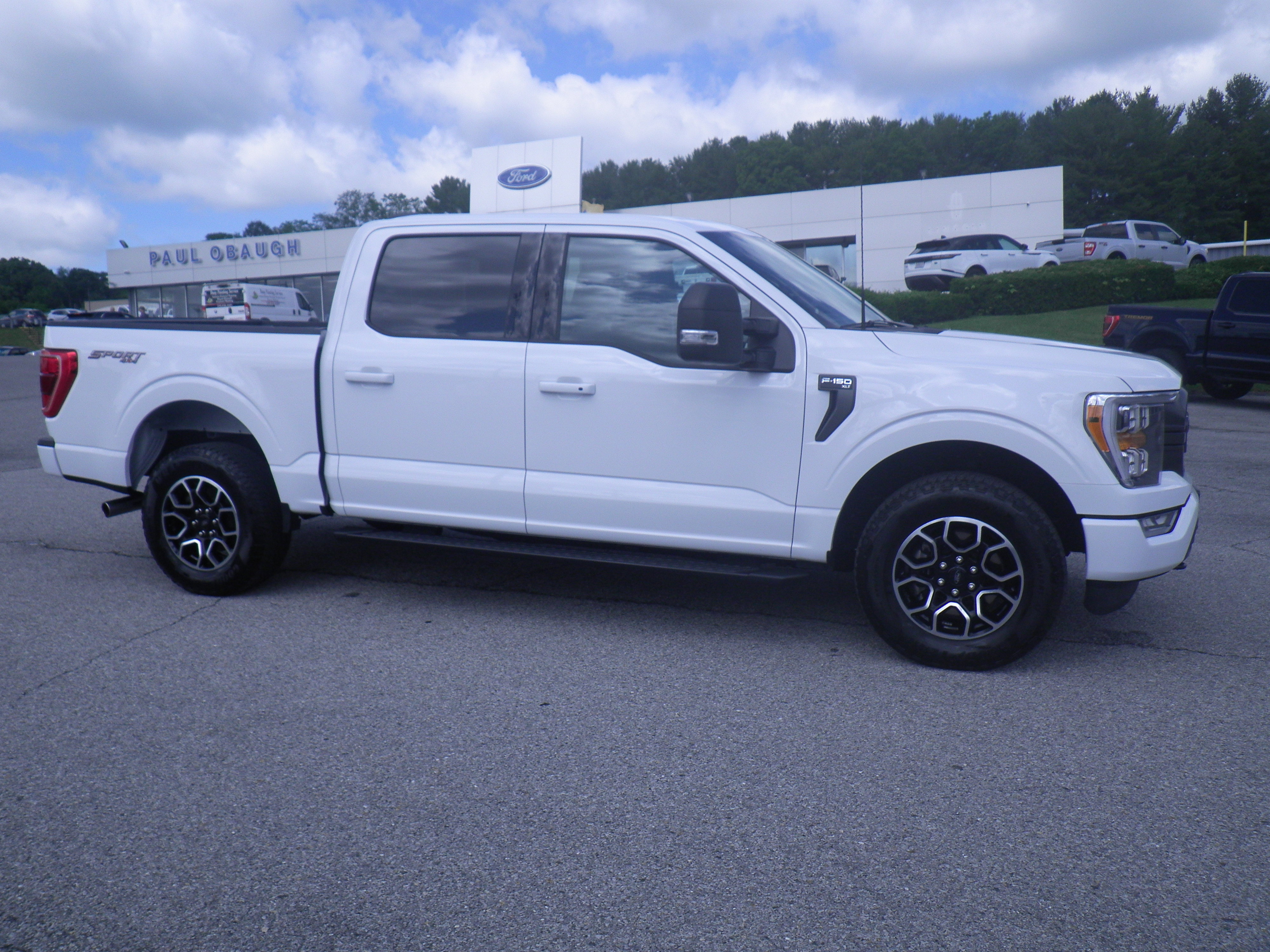 Certified 2022 Ford F150 XLT w/ Equipment Group 302A High image 8