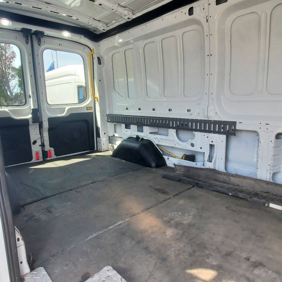 Used 2019 Ford Transit 250 148 Medium Roof RWD image 21