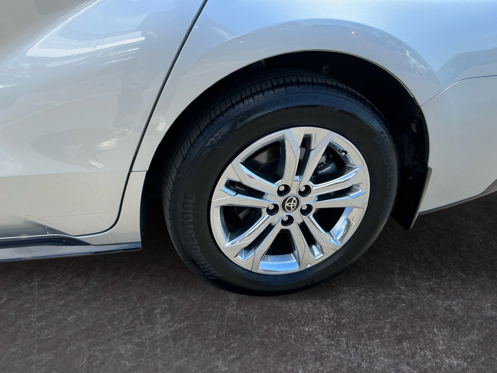 Used 2022 Toyota Sienna XSE AWD/4WD image 9