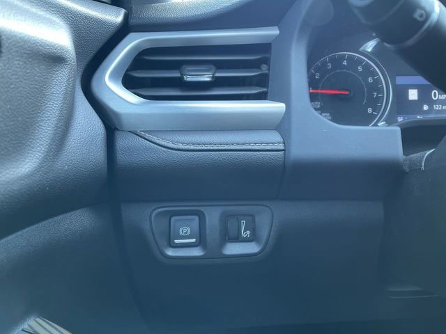 Used 2023 GMC Acadia SLE image 19