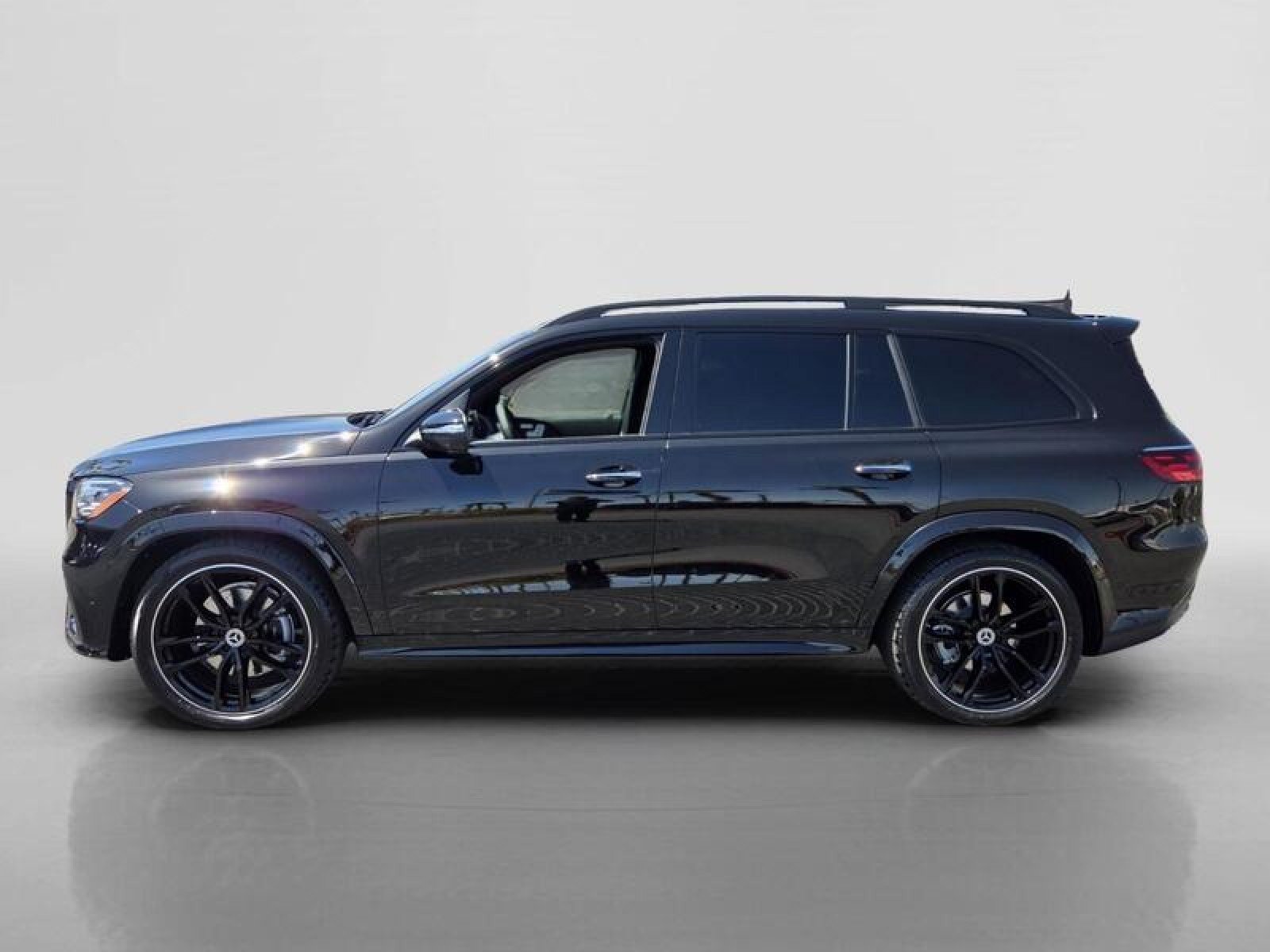 New 2026 Mercedes-Benz GLS 450 4MATIC image 2