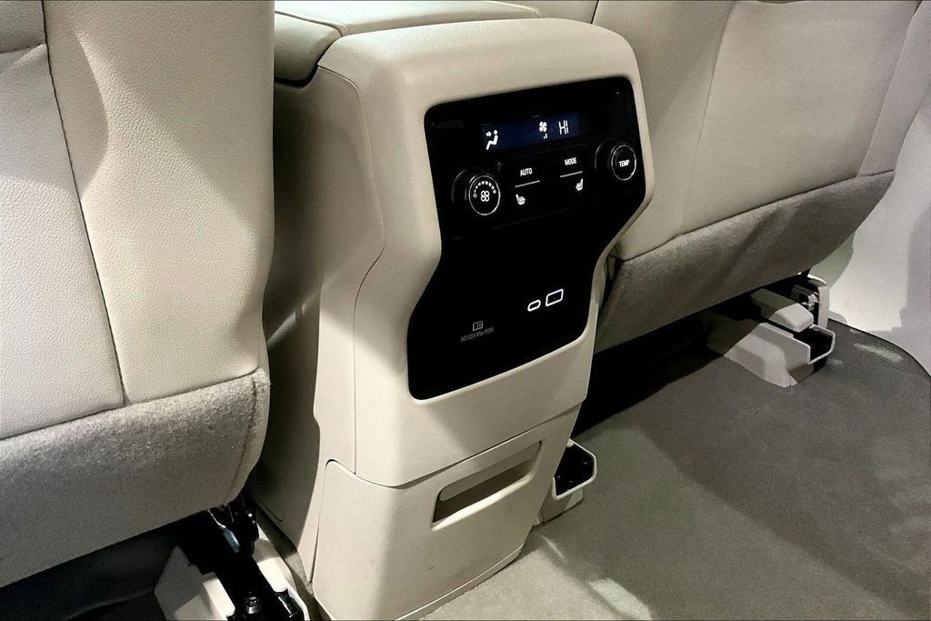 Used 2023 GMC Acadia Denali w/ Denali Ultimate Package AWD/4WD image 10