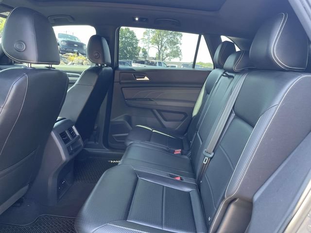 Used 2022 Volkswagen Atlas Cross Sport SEL R-Line AWD/4WD image 11
