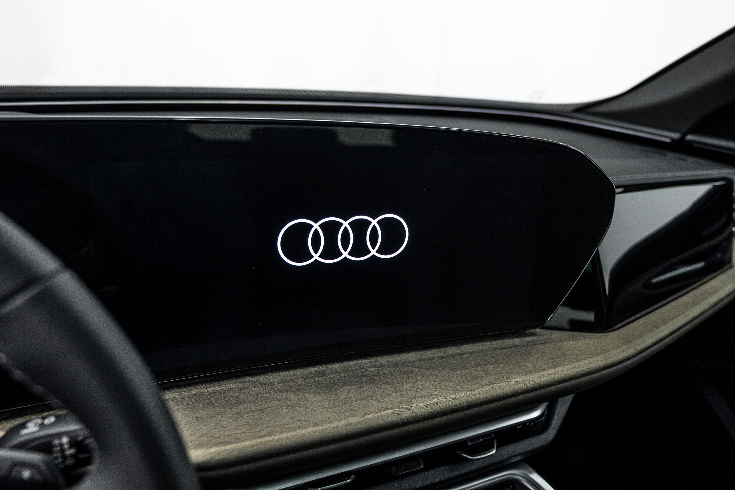 Used 2025 Audi Q5 Premium Plus w/ Premium Plus AWD/4WD image 19