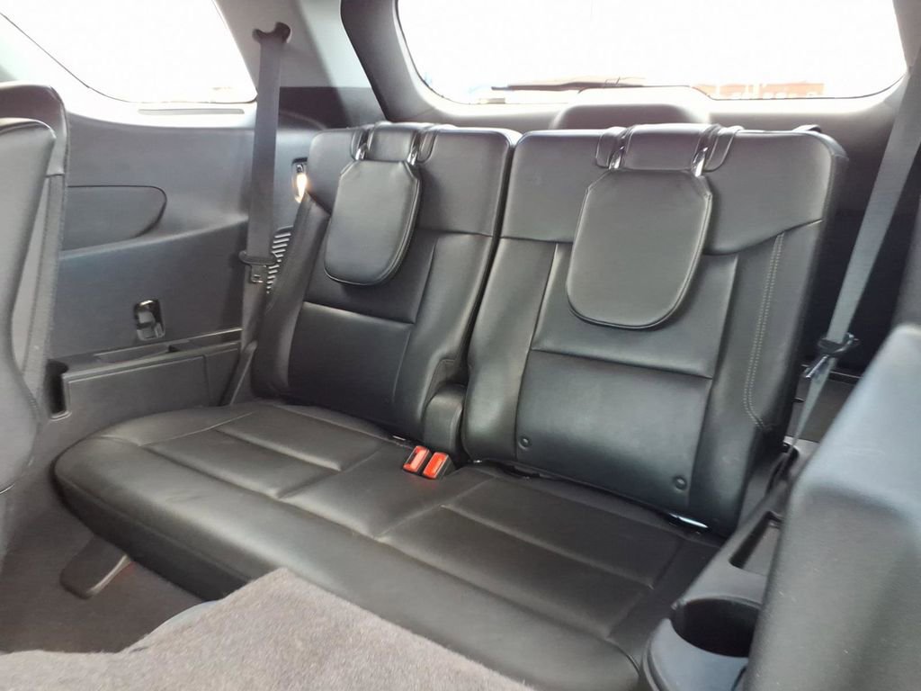 Used 2022 Ford Explorer XLT w/ Equipment Group 202A image 11