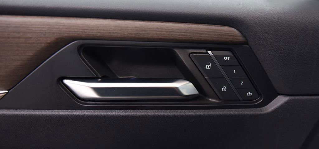 Used 2024 GMC Acadia Denali image 15