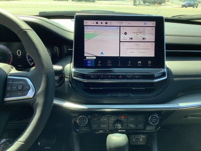 Used 2023 Jeep Compass High Altitude w/ Driver Assist Group I image 17