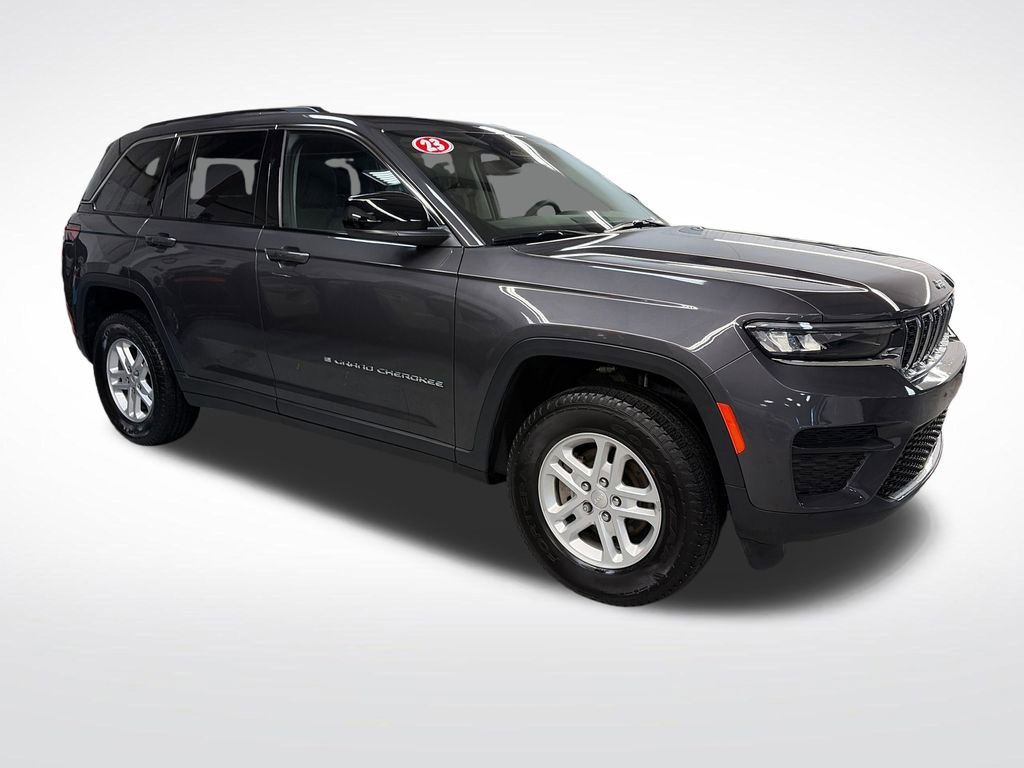 Certified 2023 Jeep Grand Cherokee Laredo AWD/4WD image 11