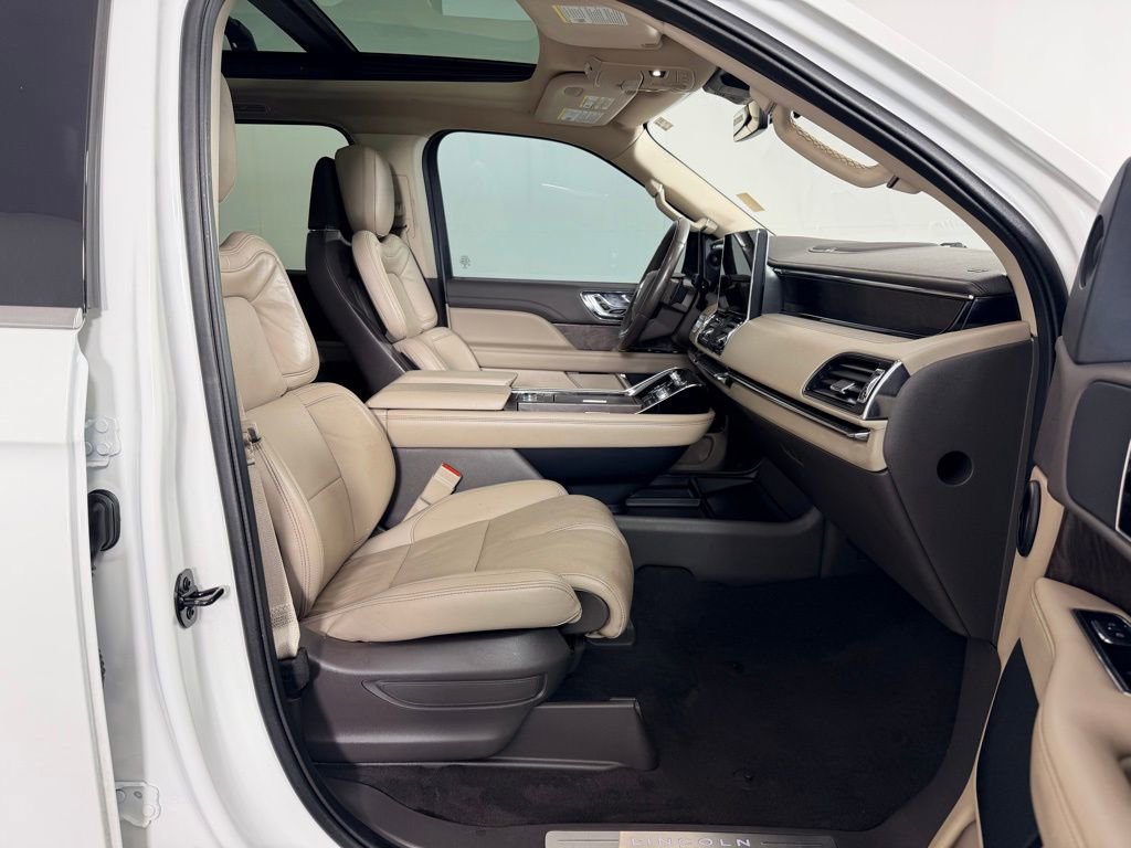 Used 2022 Lincoln Navigator L Reserve image 30