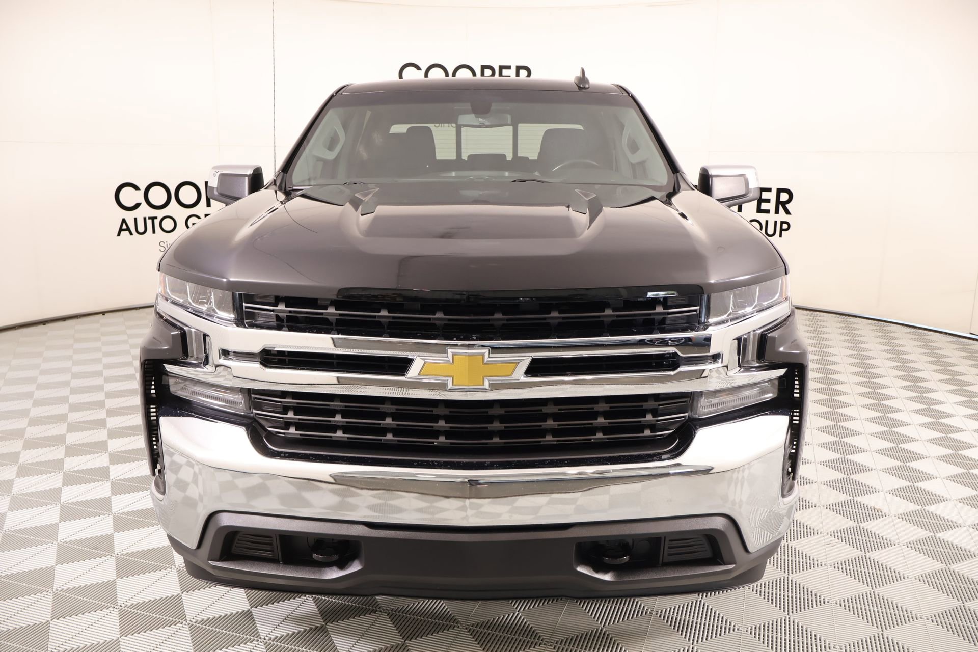 Used 2020 Chevrolet Silverado 1500 LT w/ Texas Edition AWD/4WD image 9