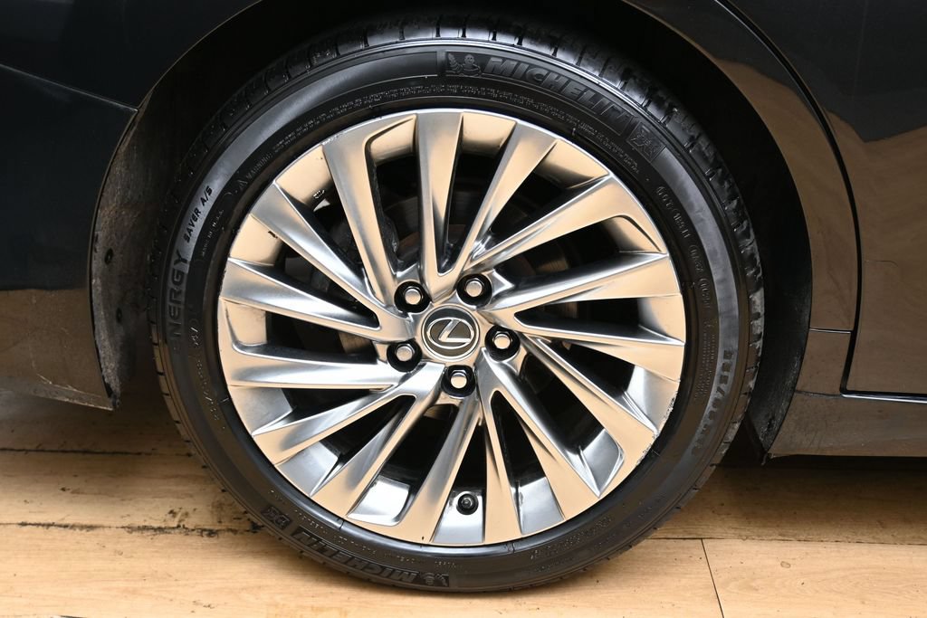 Used 2019 Lexus ES 350 Ultra Luxury w/ Accessory Package 2 FWD image 15