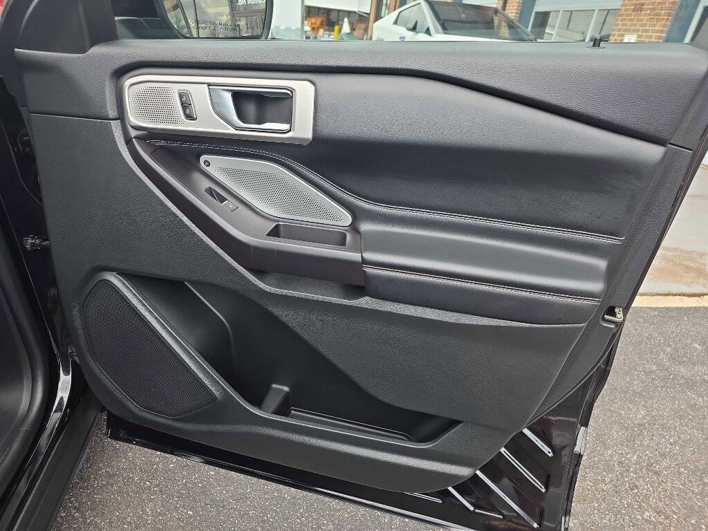 Used 2020 Ford Explorer ST w/ ST Street Pack image 28