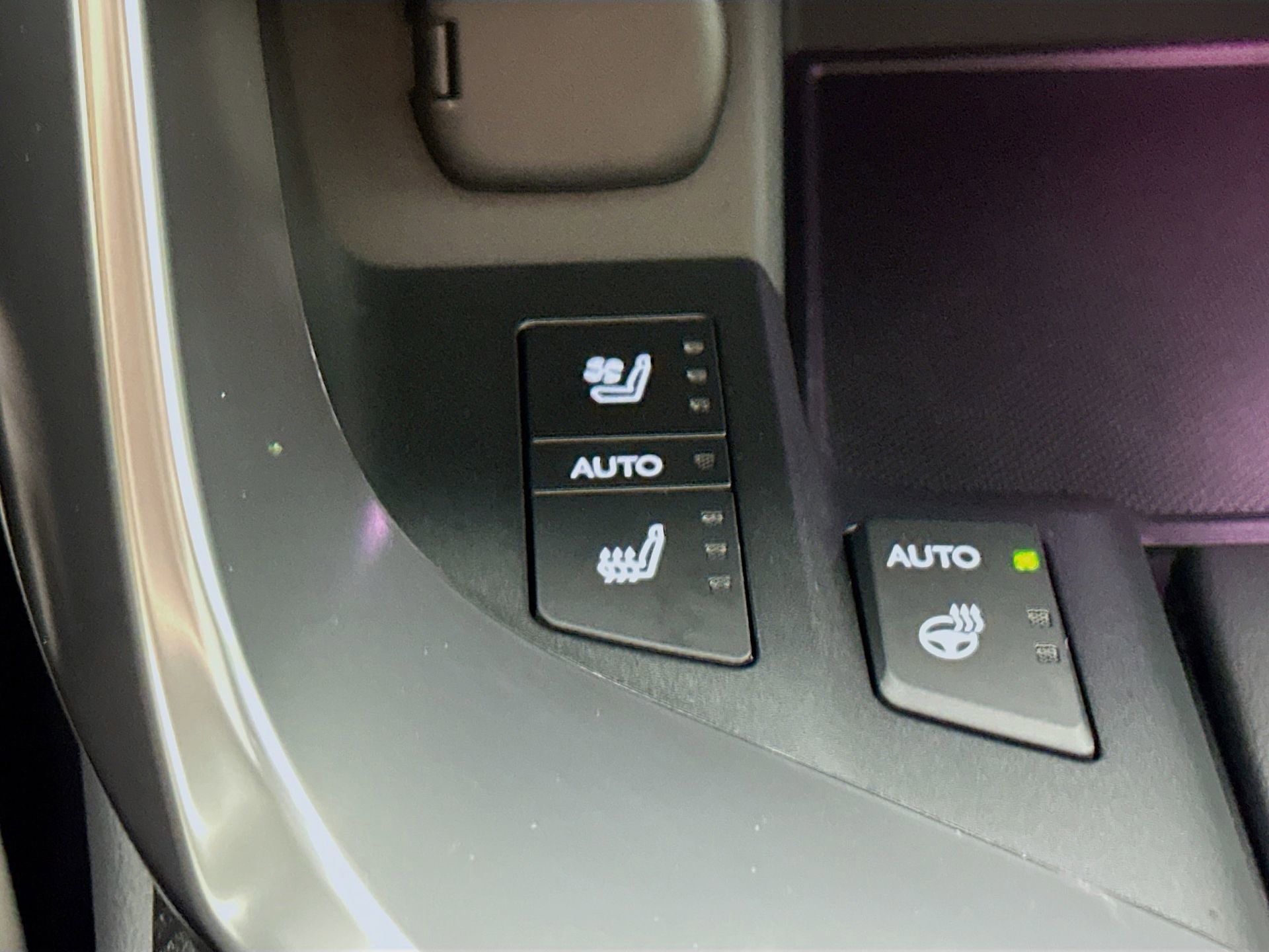 Used 2025 Lexus LX 700h Luxury image 22