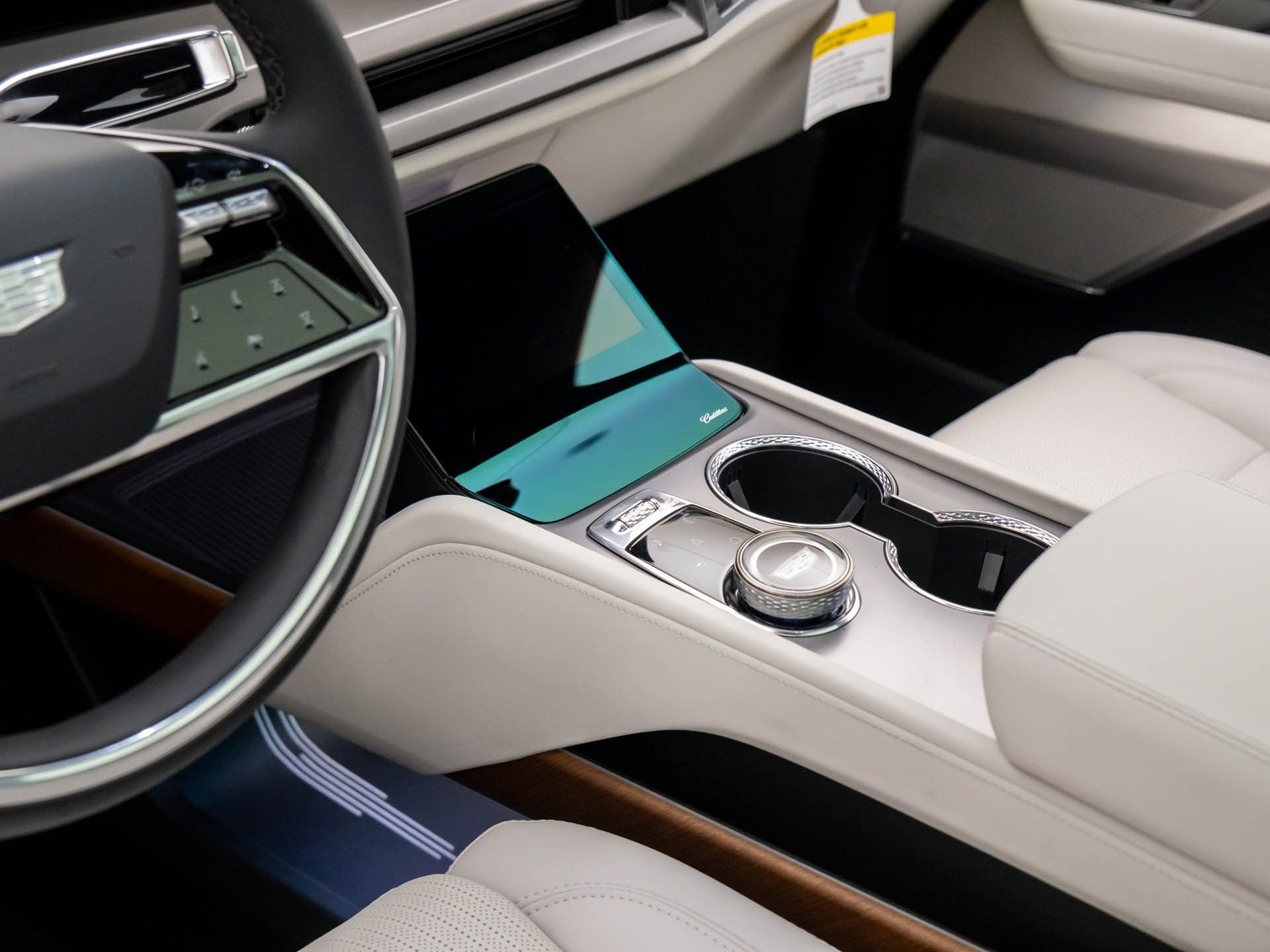 New 2026 Cadillac Vistiq Luxury w/ LPO, Floor Liner Package AWD/4WD image 13