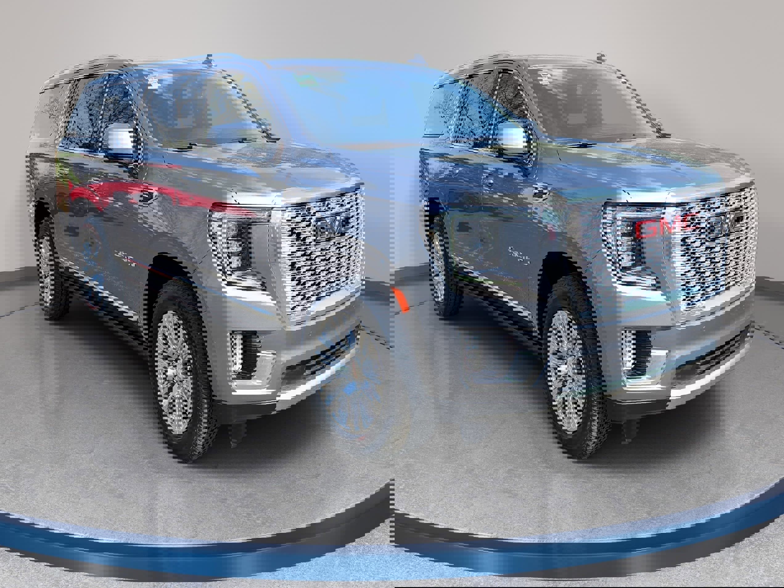 Used 2022 GMC Yukon XL Denali AWD/4WD image 3