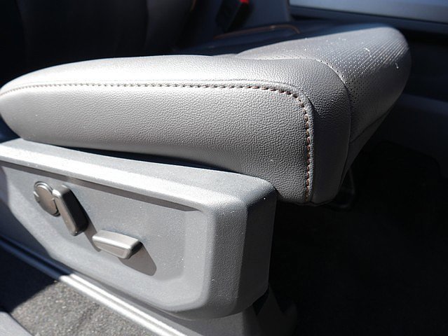 New 2026 Ford F250 Lariat w/ Tremor Off-Road Package image 34