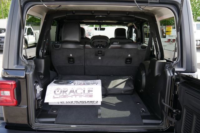 Used 2022 Jeep Wrangler Unlimited Rubicon w/ LED Lighting Group AWD/4WD image 10