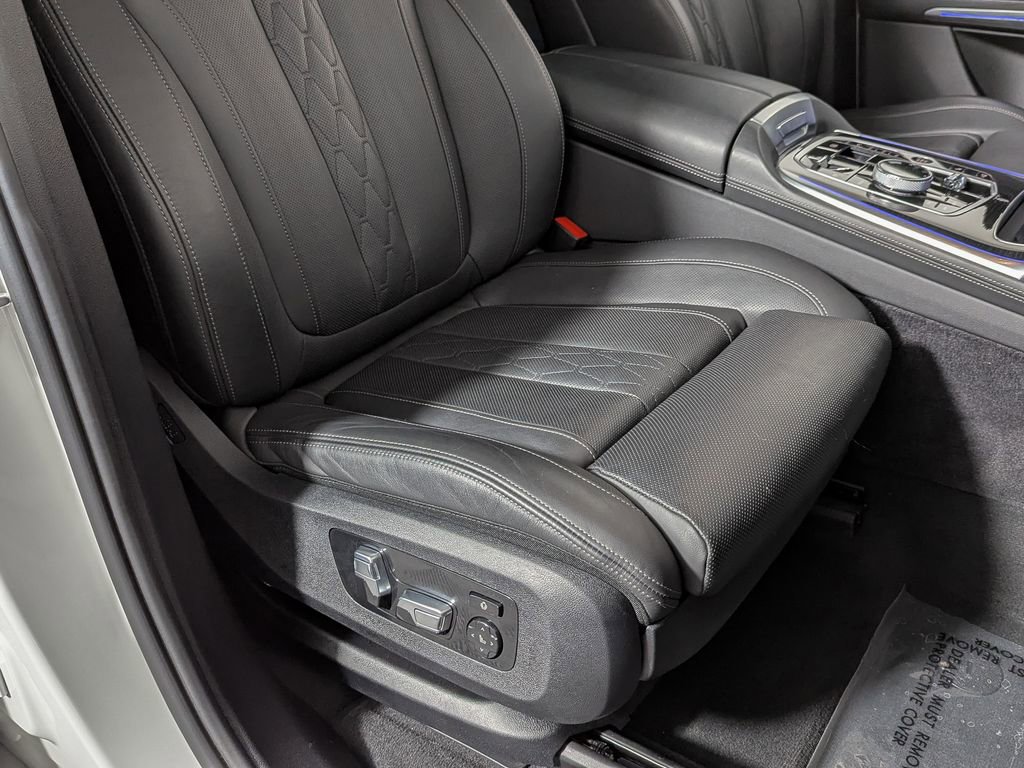 Used 2024 BMW X7 xDrive40i w/ Executive Package image 23