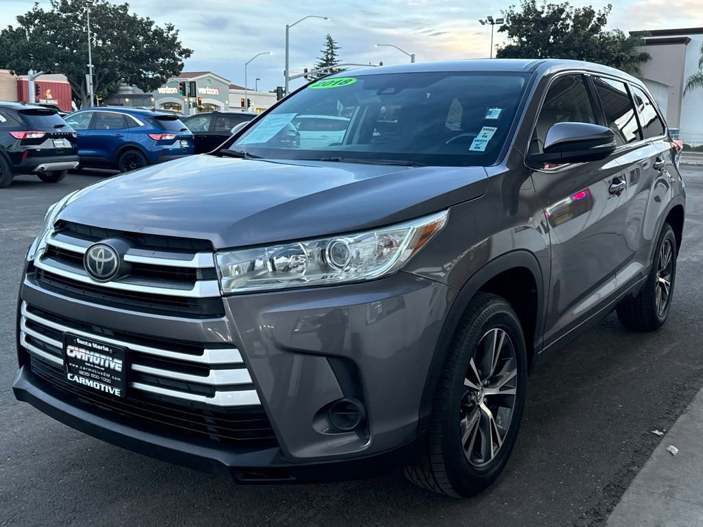 Used 2018 Toyota Highlander LE w/ Carpet Mat Package (TMS) FWD image 8