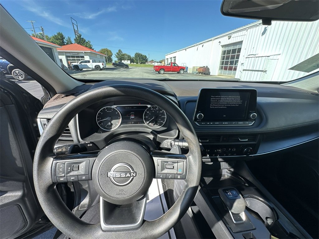 Used 2023 Nissan Rogue SV image 14