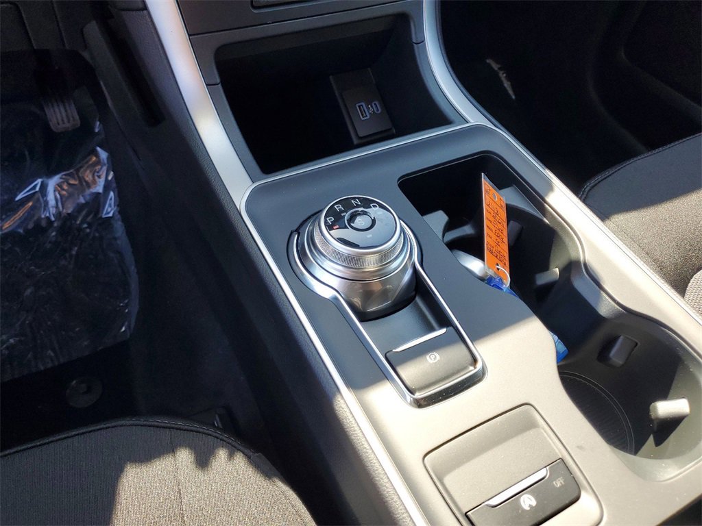 New 2024 Ford Edge SE w/ Black Appearance Package image 23