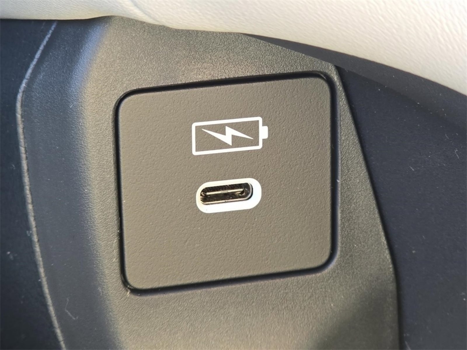 New 2026 Honda HR-V LX image 8